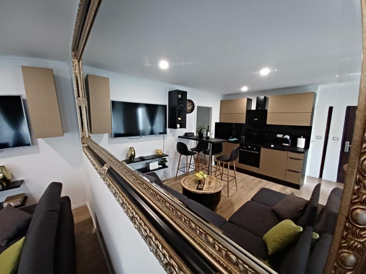 In The Centar Of Rijeka Apartman Kültér fotó