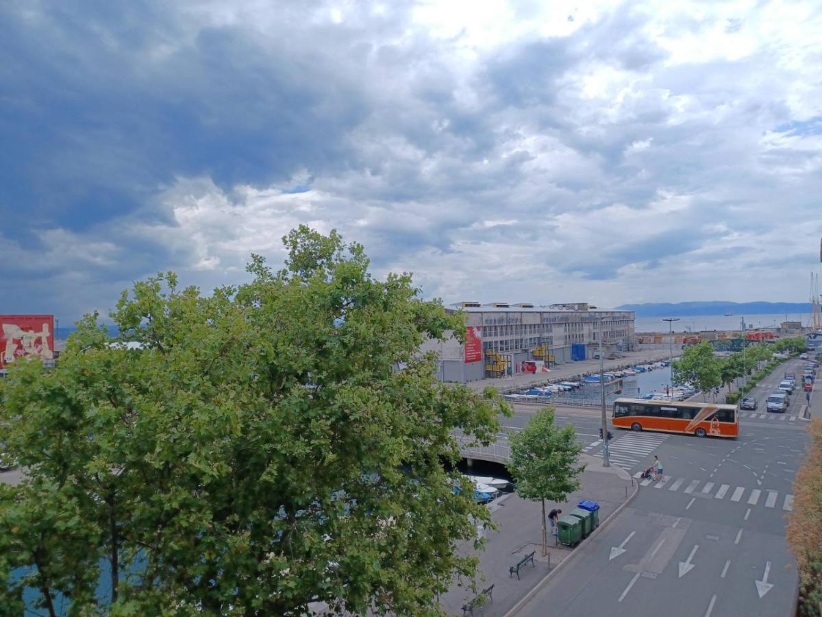 In The Centar Of Rijeka Apartman Kültér fotó