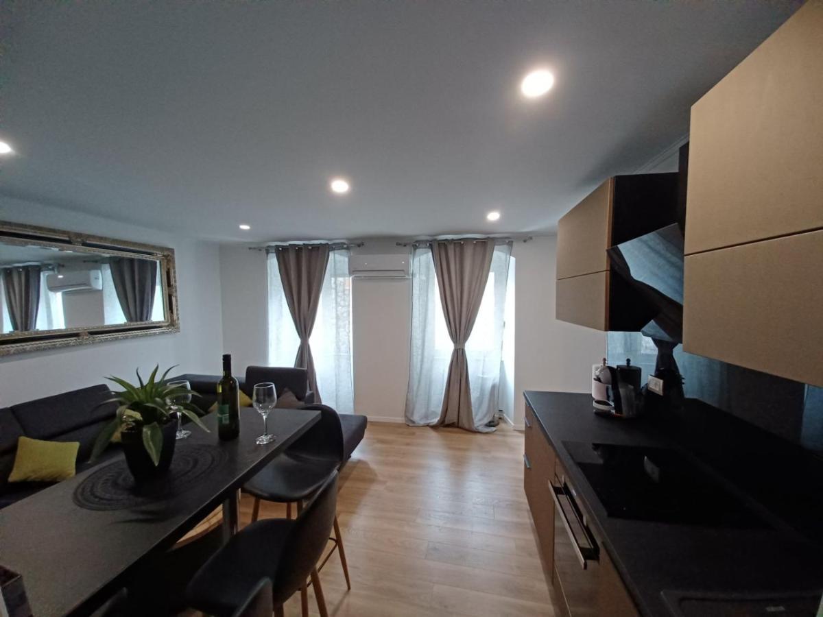In The Centar Of Rijeka Apartman Kültér fotó